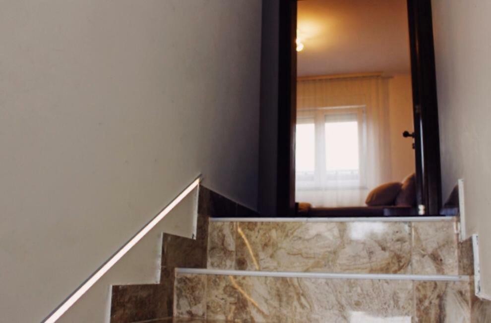 Konaciste Simce Bed & Breakfast Kraljevo Luaran gambar