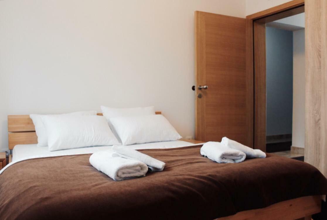 Konaciste Simce Bed & Breakfast Kraljevo Luaran gambar