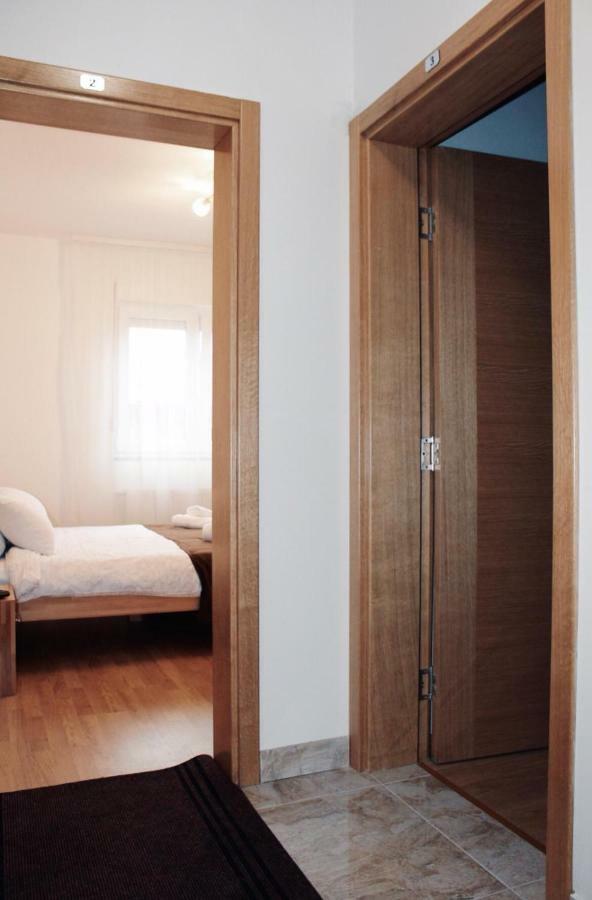 Konaciste Simce Bed & Breakfast Kraljevo Luaran gambar